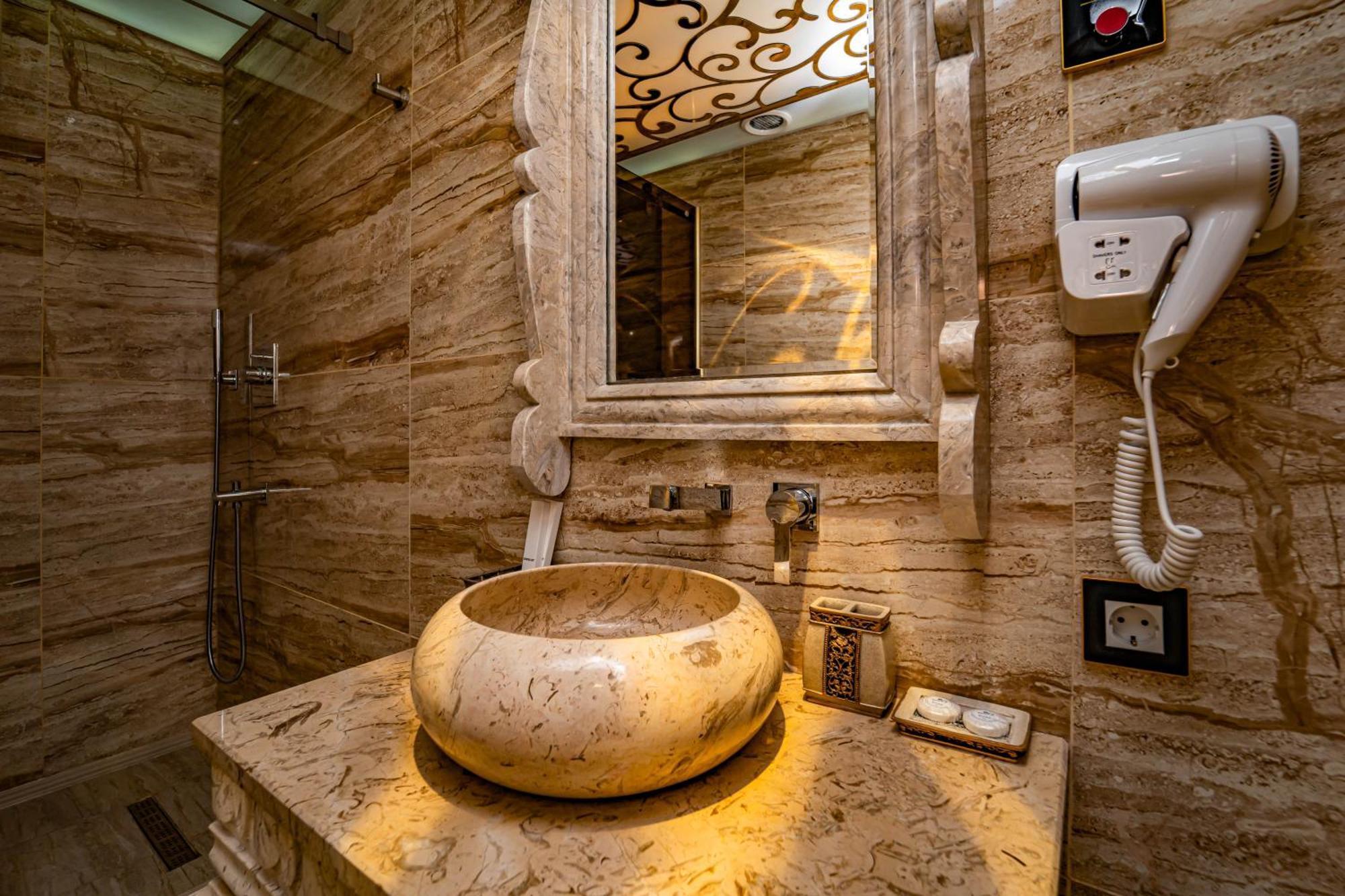 Hotel Aqua Freedom Tbilisi Ngoại thất bức ảnh